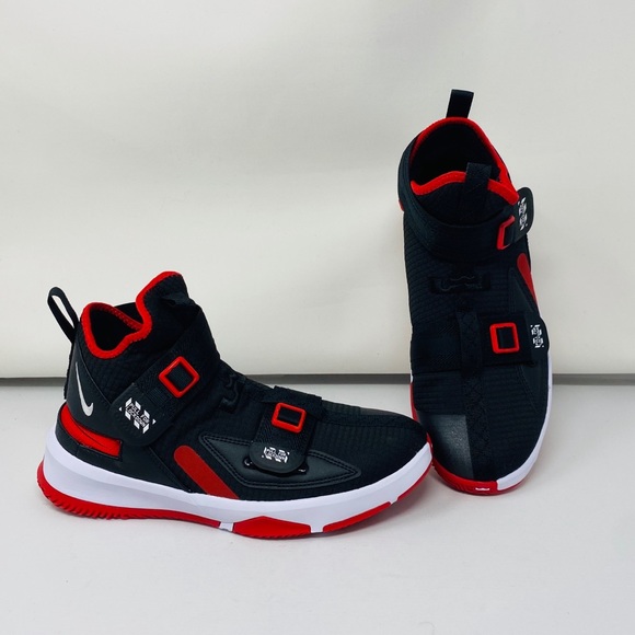 LEBRON SOLDIER XIII FLYEASE**US 5.5Y,6.5Y,7Y**$130 - Picture 2 of 8